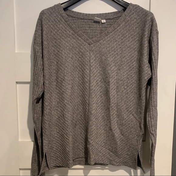 Gap Grey Sweater NWT - Picture 1 of 7
